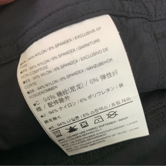 Arcteryx Womens black nylon 2 button 4” shorts 4 - Picture 6 of 6